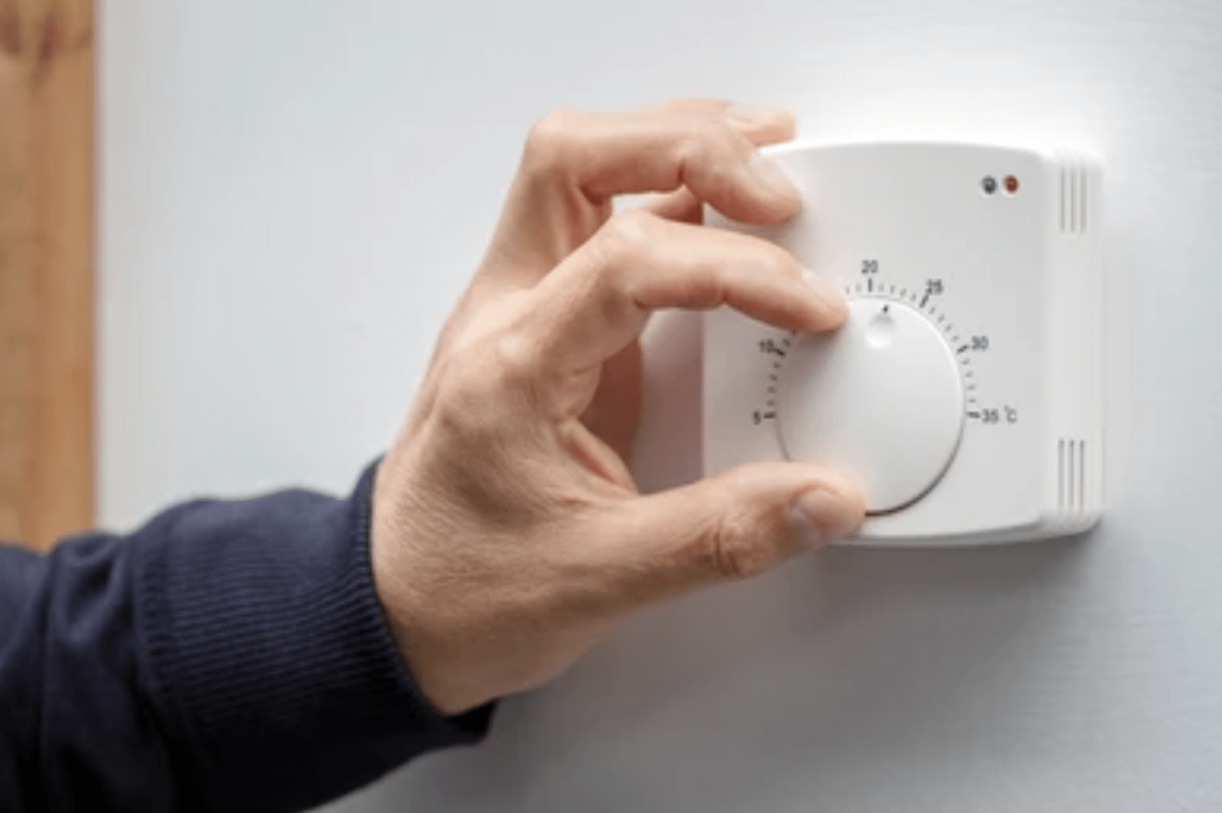 Oil heating thermostat